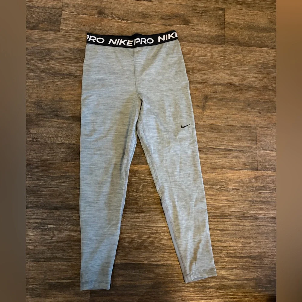 Nike Pro 365 Women's High-Waisted 7/8 Mesh Panel Leggings Size M - Picture 4 of 8